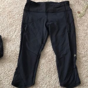 Black lululemon crops